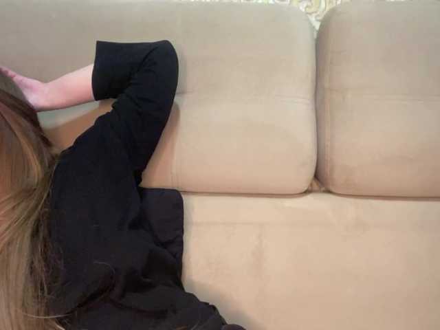 EmelineVayda live cam on BongaCams