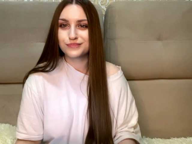 EmelineVayda live cam on BongaCams