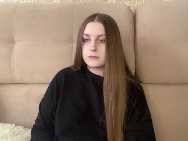 EmelineVayda live cam on BongaCams