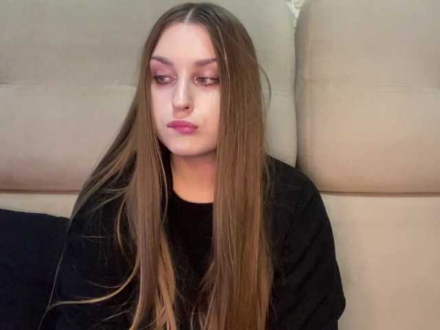 EmelineVayda live cam on BongaCams