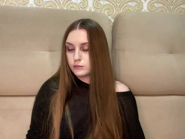 EmelineVayda live cam on BongaCams