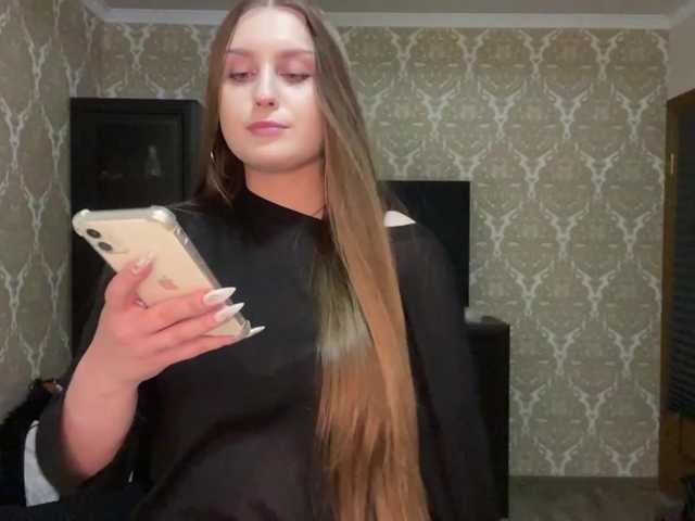 EmelineVayda live cam on BongaCams