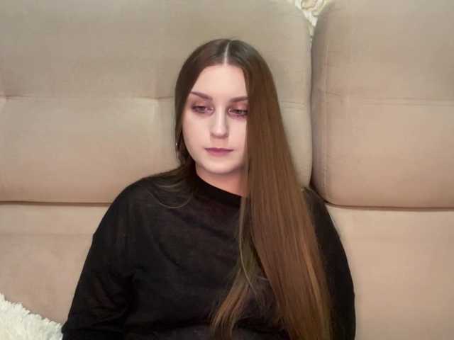 EmelineVayda live cam on BongaCams