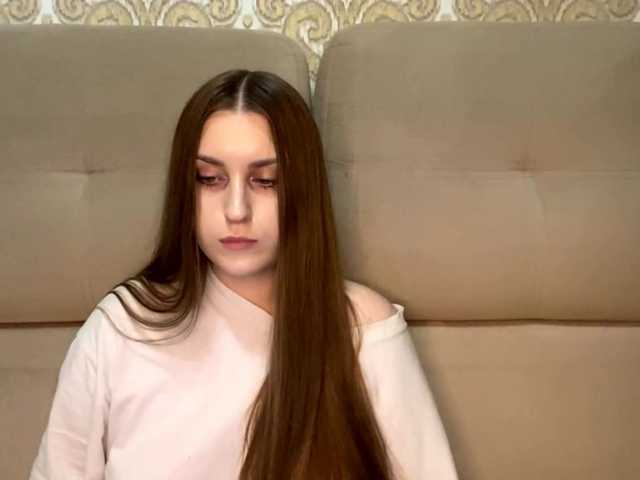 EmelineVayda live cam