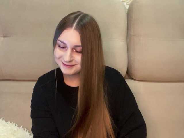 EmelineVayda live cam on BongaCams