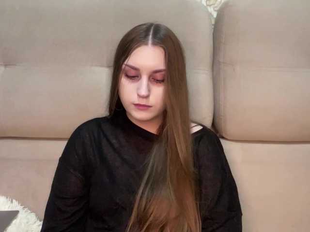 EmelineVayda live cam on BongaCams