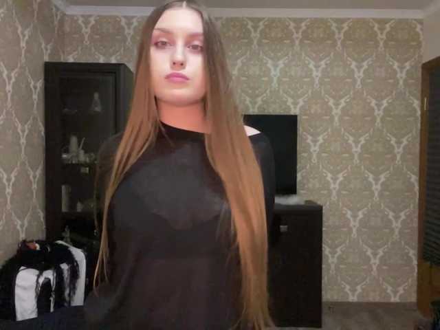 EmelineVayda live cam on BongaCams