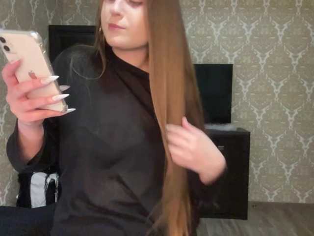 EmelineVayda live cam on BongaCams