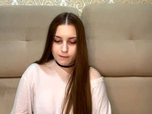 EmelineVayda live cam on BongaCams
