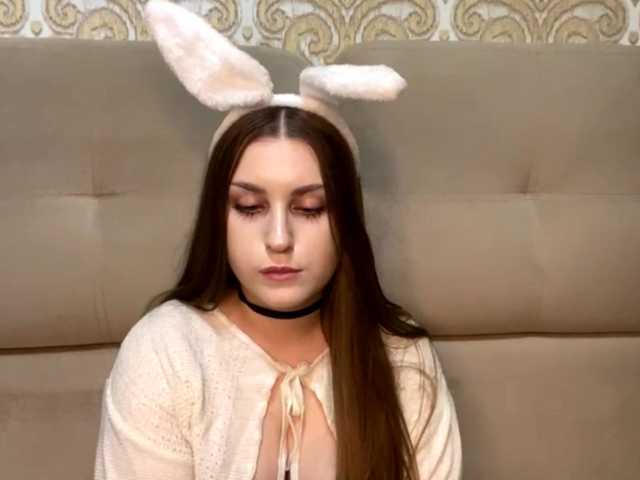 EmelineVayda live cam on BongaCams