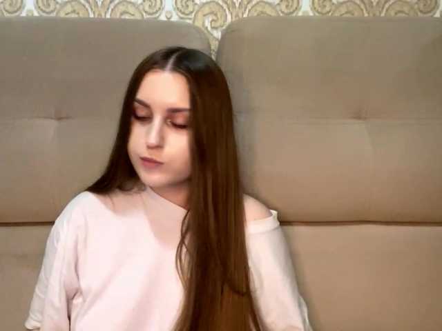 EmelineVayda live cam on BongaCams