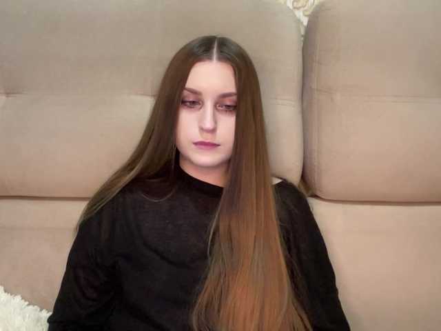 EmelineVayda live cam on BongaCams