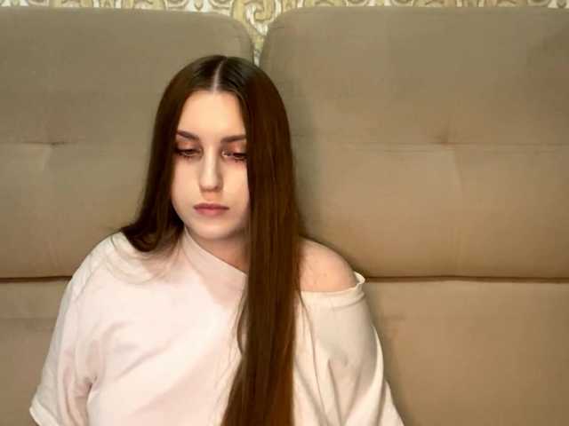 EmelineVayda live cam on BongaCams