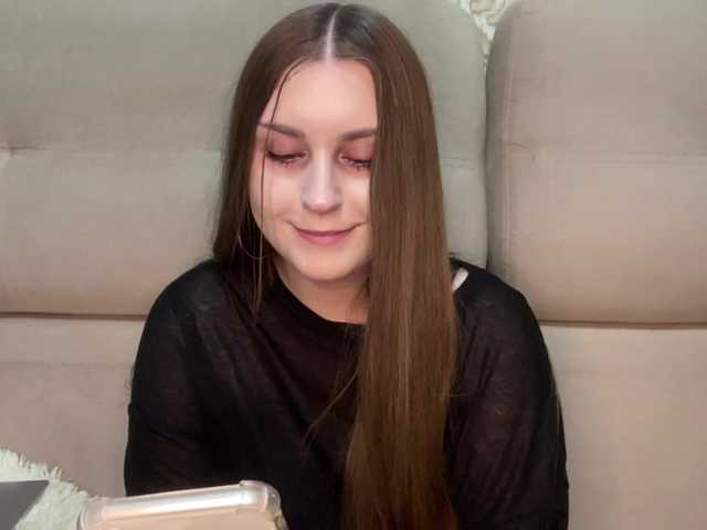 EmelineVayda live cam on BongaCams