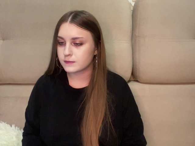 EmelineVayda live cam on BongaCams