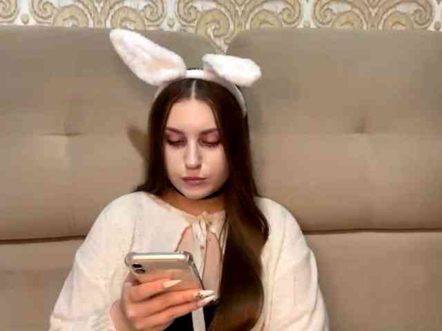 EmelineVayda webcam
