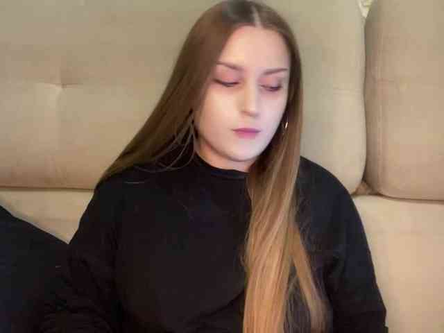 EmelineVayda webcam