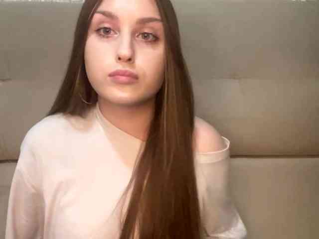 EmelineVayda webcam