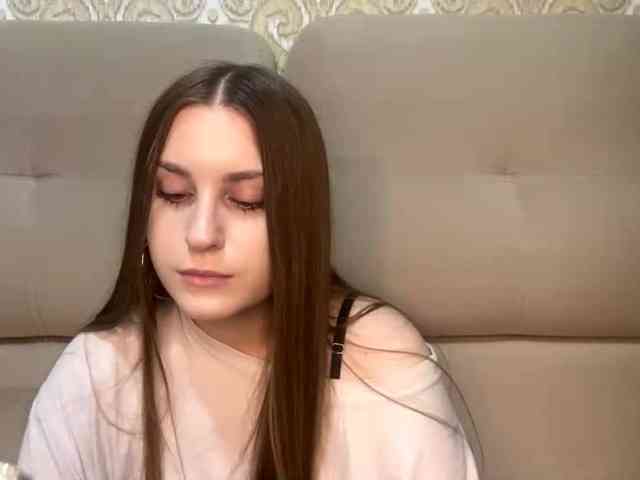 EmelineVayda webcam