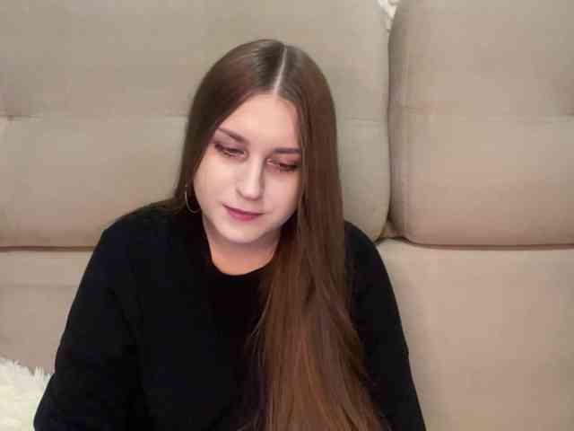 EmelineVayda webcam
