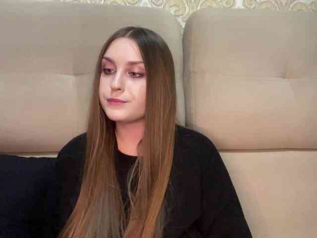 EmelineVayda webcam