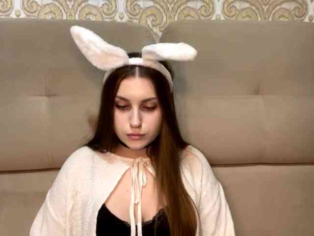 EmelineVayda webcam