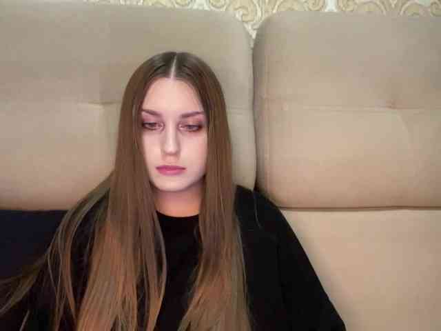 EmelineVayda webcam