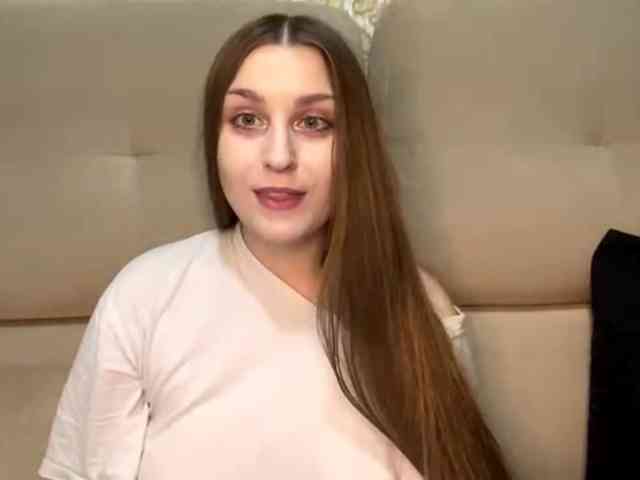 emelinevayda's live room