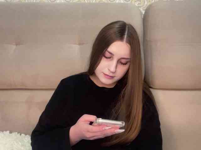 EmelineVayda webcam