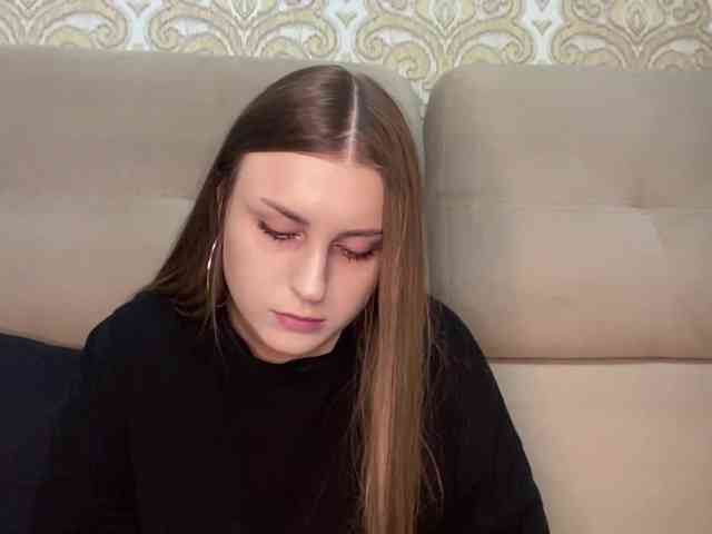 EmelineVayda webcam