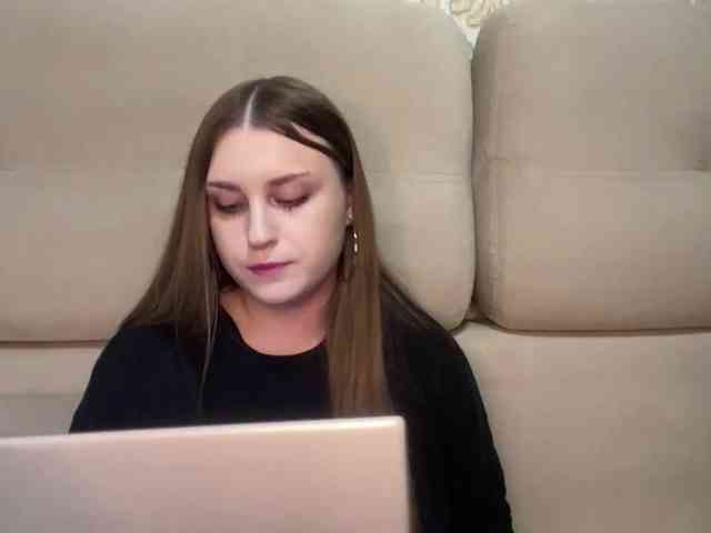 EmelineVayda webcam