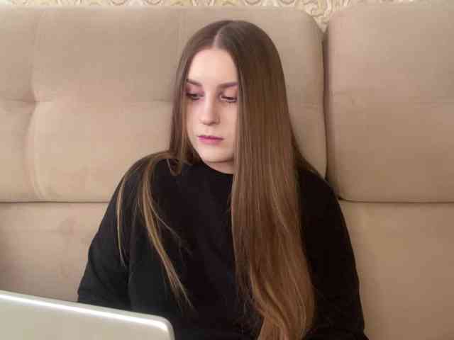 EmelineVayda webcam
