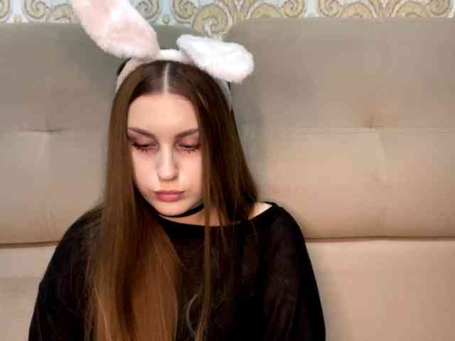 EmelineVayda webcam