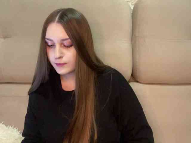 EmelineVayda webcam