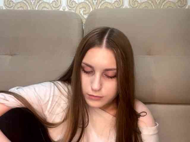 EmelineVayda webcam