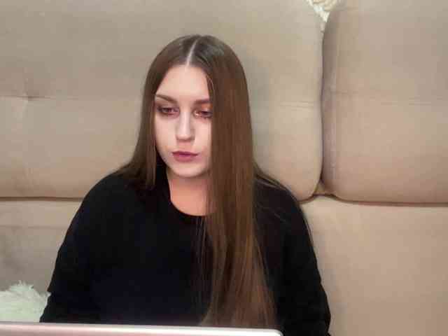 EmelineVayda webcam