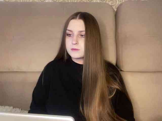 EmelineVayda webcam