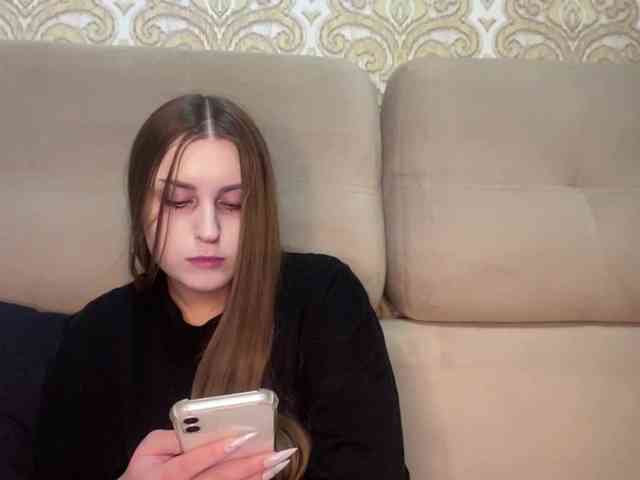 EmelineVayda webcam