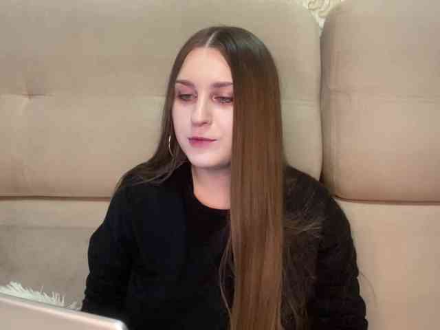 EmelineVayda webcam