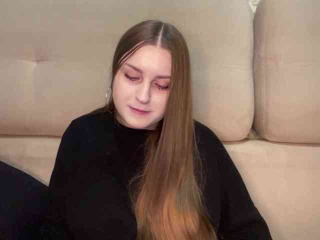 EmelineVayda webcam