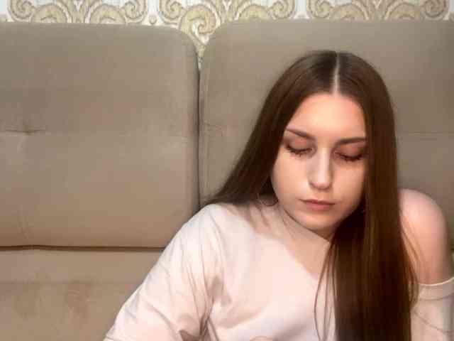 EmelineVayda webcam