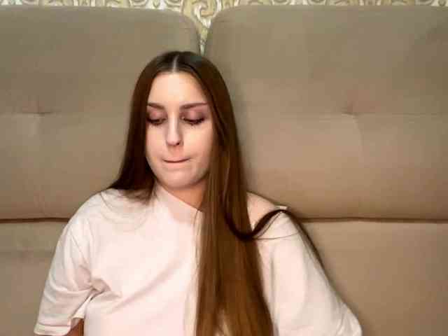 emelinevayda's live room