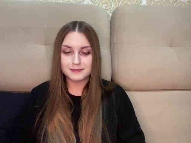 EmelineVayda webcam