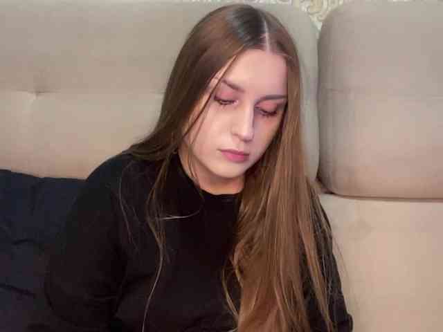 EmelineVayda webcam
