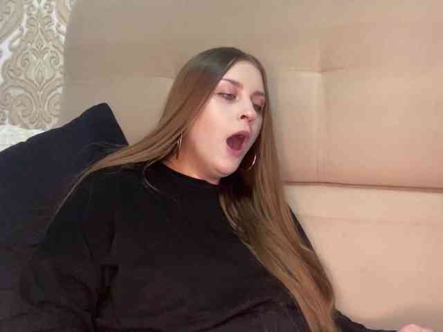 EmelineVayda webcam