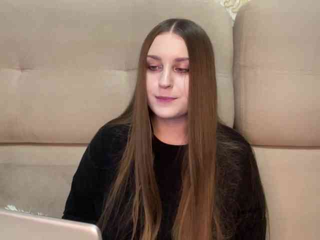 EmelineVayda webcam