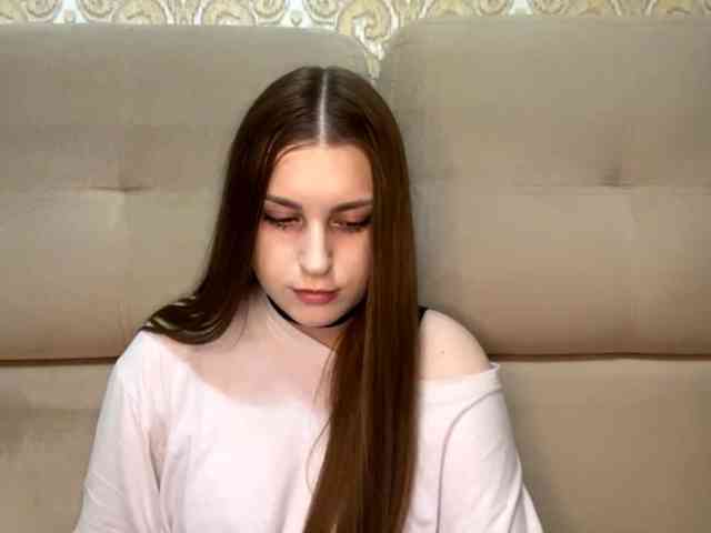 EmelineVayda webcam