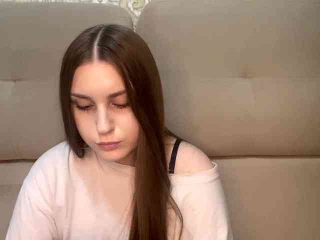 EmelineVayda webcam