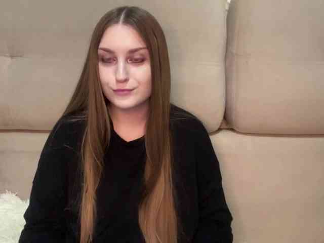 EmelineVayda webcam