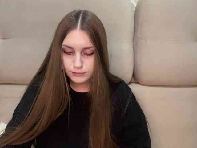 EmelineVayda webcam
